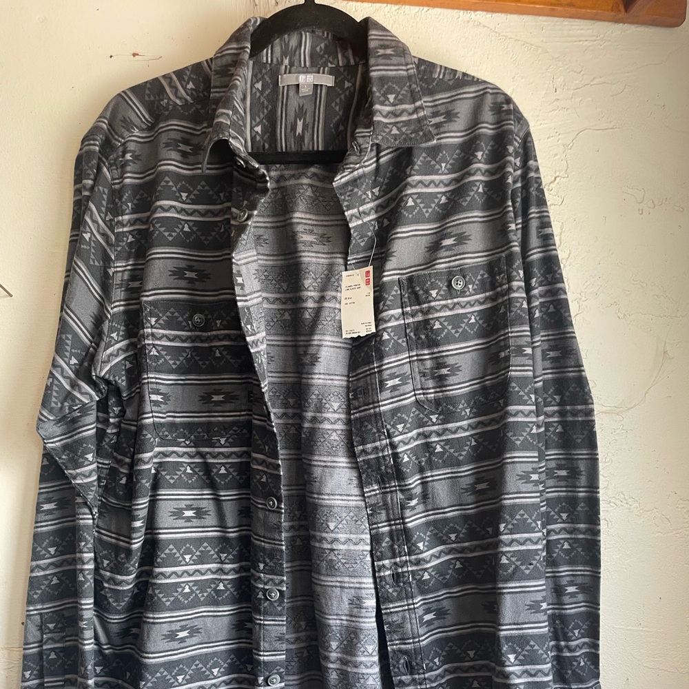 Uniqlo button down